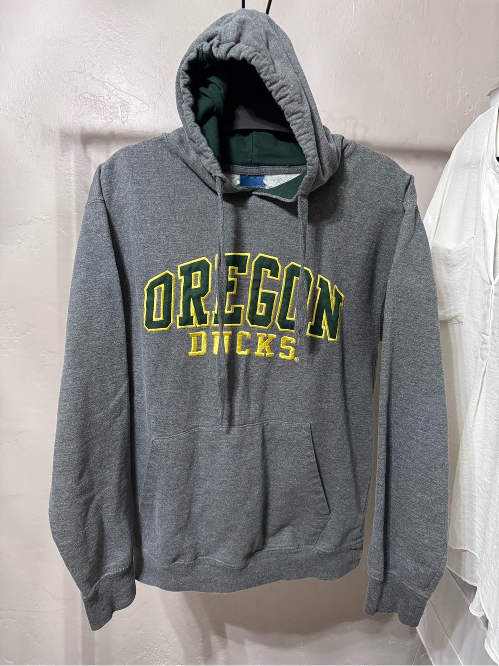 Oregon Ducks Gray Pullover Hoodie with Embroidered Team Logo